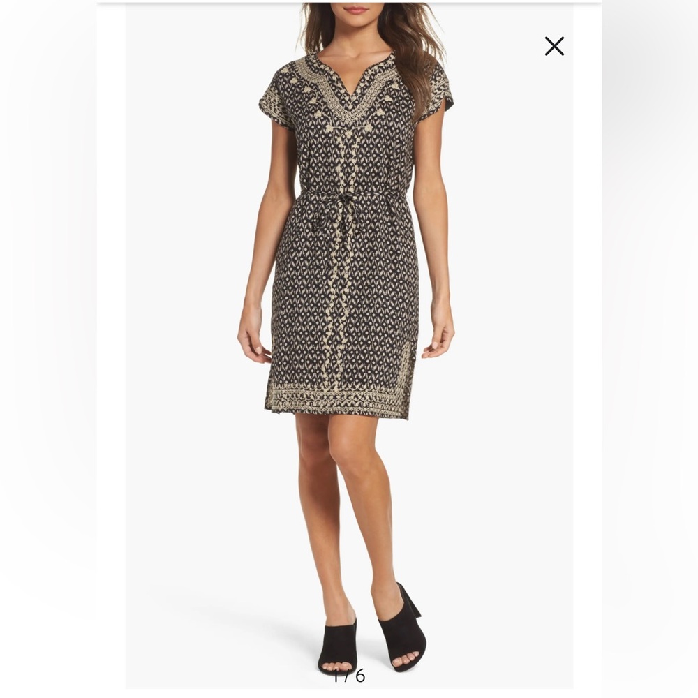 THML Black and Cream Embroidered Printed V-Neck Shift Dress with Tie size small